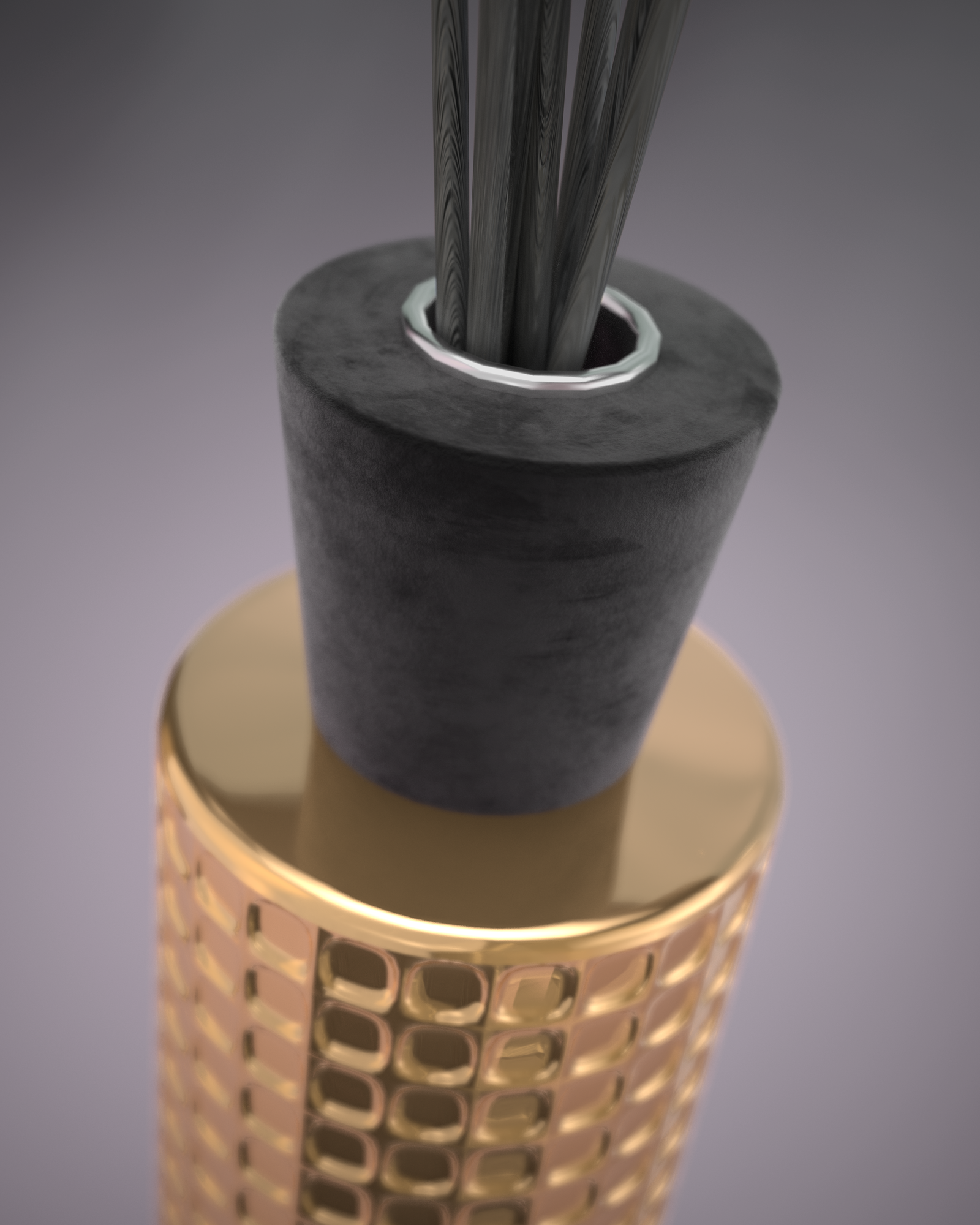 LINARI OPALE Raumduft-Diffusor aus goldfarbenem Glas, mit schwarzem Samtdeckel und schwarzen Kapillarstäbchen.
